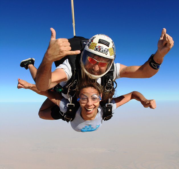  saut-en-parachute-dubai-avec-chute-libre