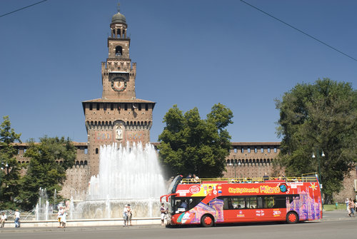  hop-on-hop-off -tour-de-milan-en-bus